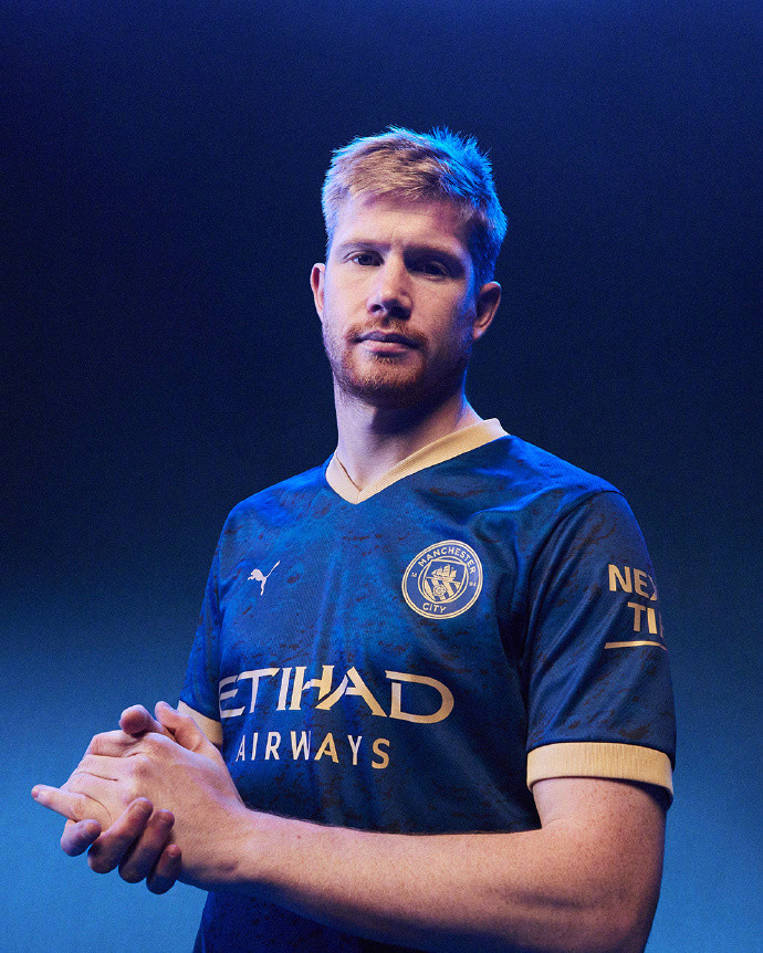 东契奇42+7+8！老詹拥抱德罗赞