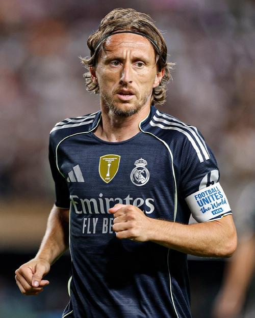 《绝区零》1.4重新开服？六小时杀入iOS游戏畅销榜榜首